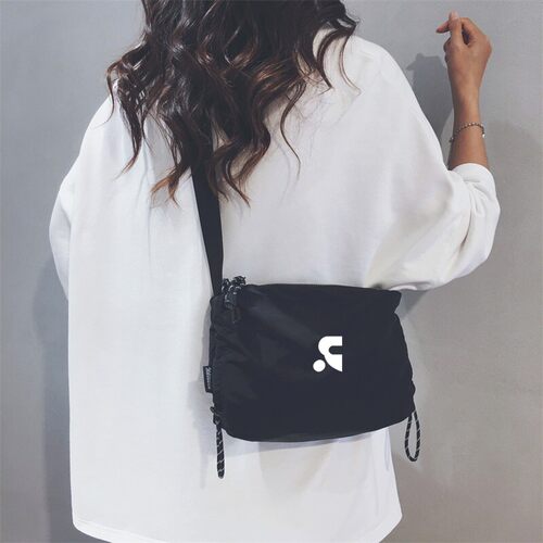 品牌正品2026新款胸包女