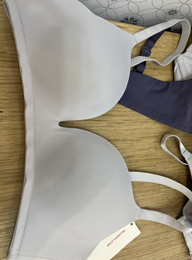 Triumph/黛安芬简约无痕内衣女无钢圈便携光面无痕文胸E002985