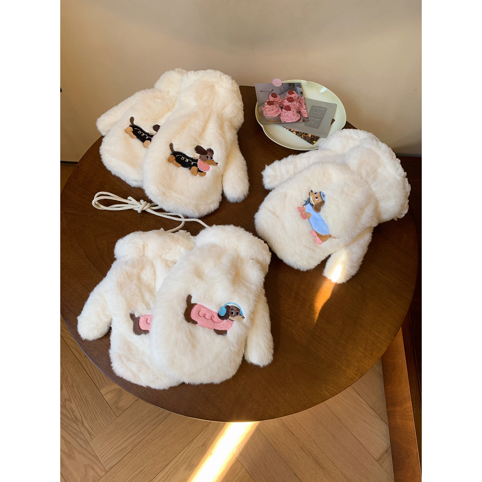 卡通加绒加厚保暖挂脖连指手套