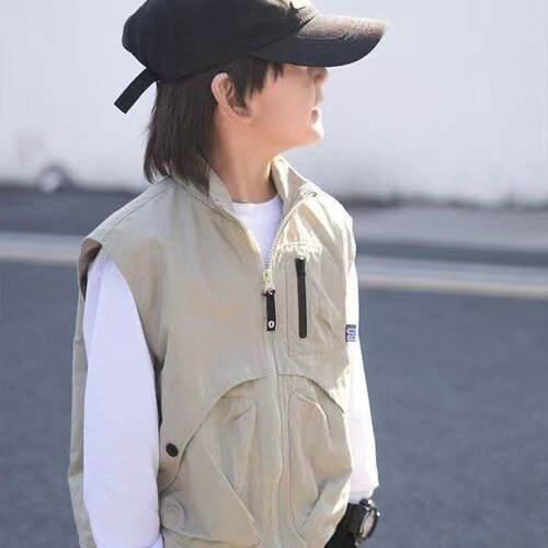 男童工装马甲春装2026新款儿童时髦春秋季男孩户外运动背心外套潮