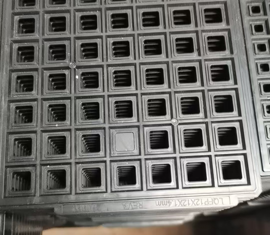 QFP12*12*1.4 119格 FOREN