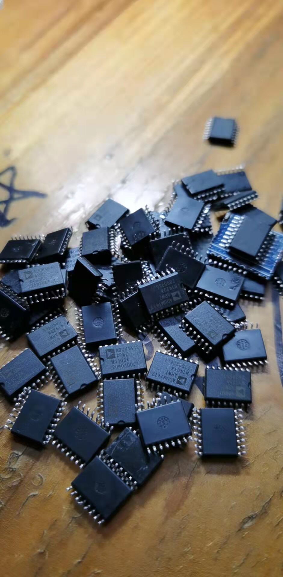 ADI/亚德诺 隔离器 ADUM1412ARWZ ADUM1412A SOP-16