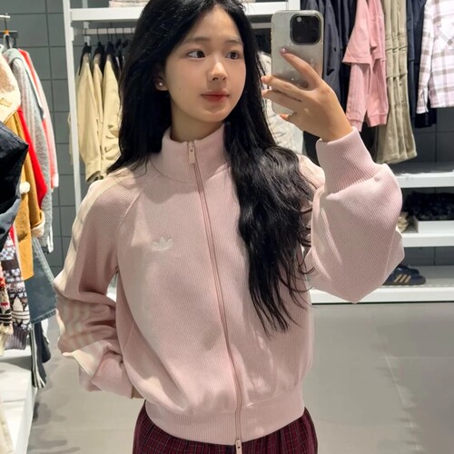 阿迪达斯三叶草女款立领刺绣外套