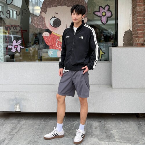 阿迪达斯男女立领运动套装