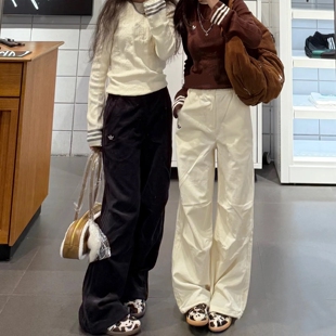 阿迪达斯三叶草女子刺绣小标灯芯绒宽松休闲直筒裤 KS5959 KS5958