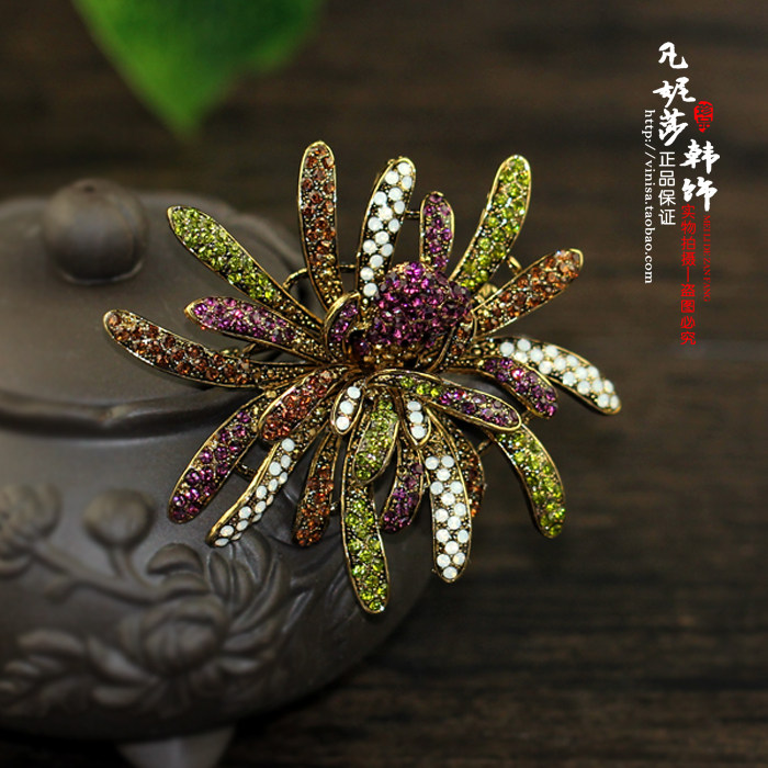 凡妮莎优雅雏菊胸针韩国进口时尚复古满钻大衣毛衣胸花别针女 I09