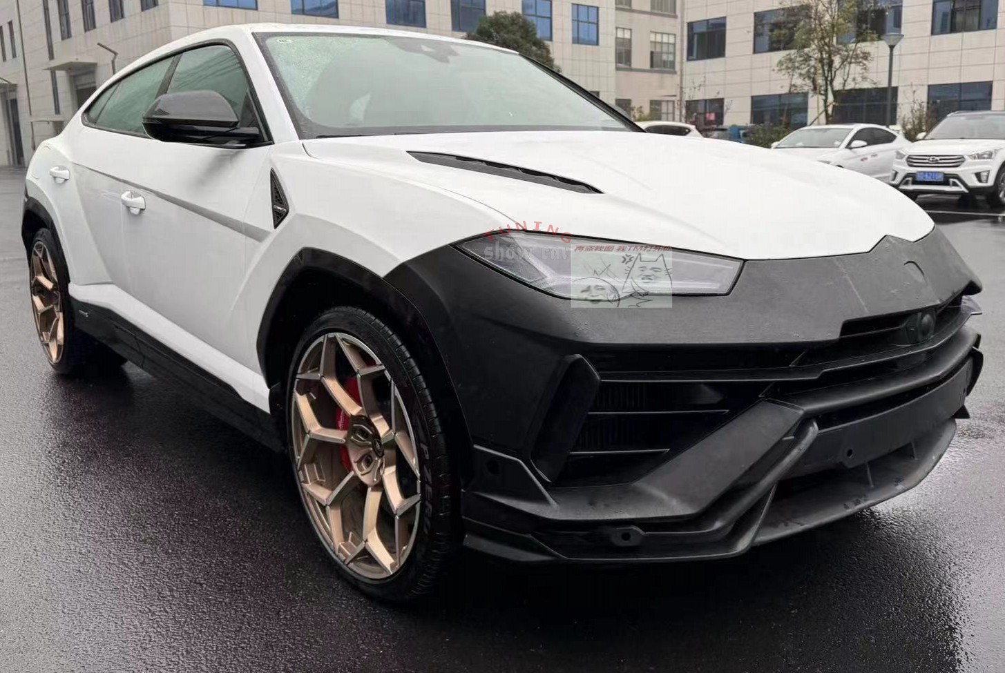 lambo 兰博 URUS 老改新 Performante 包围 改装 碳纤轮眉 后唇