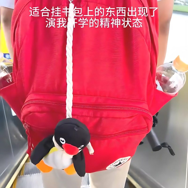pingu企鹅吐舌毛绒挂件公仔图片