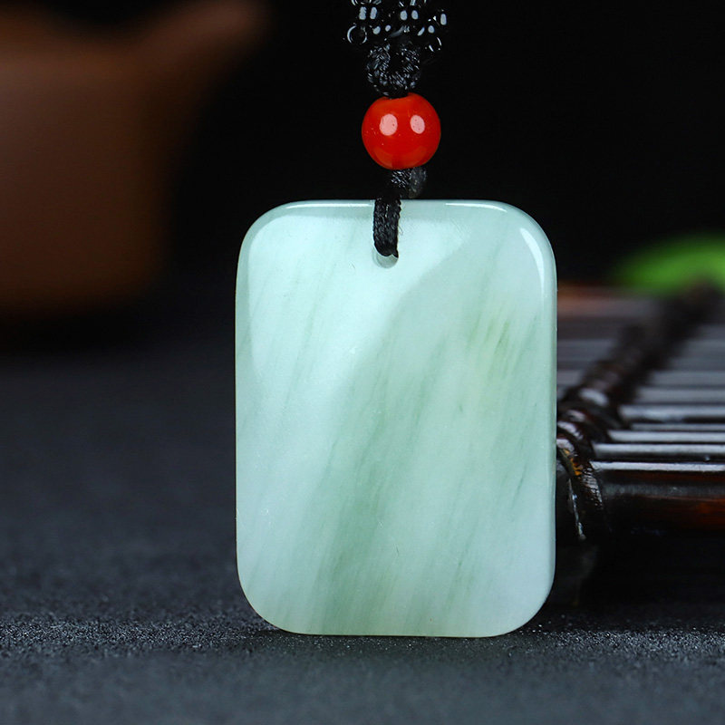 新疆和田玉天山翠无事牌冰种飘花翡翠色平安牌玉石面包牌男女挂件