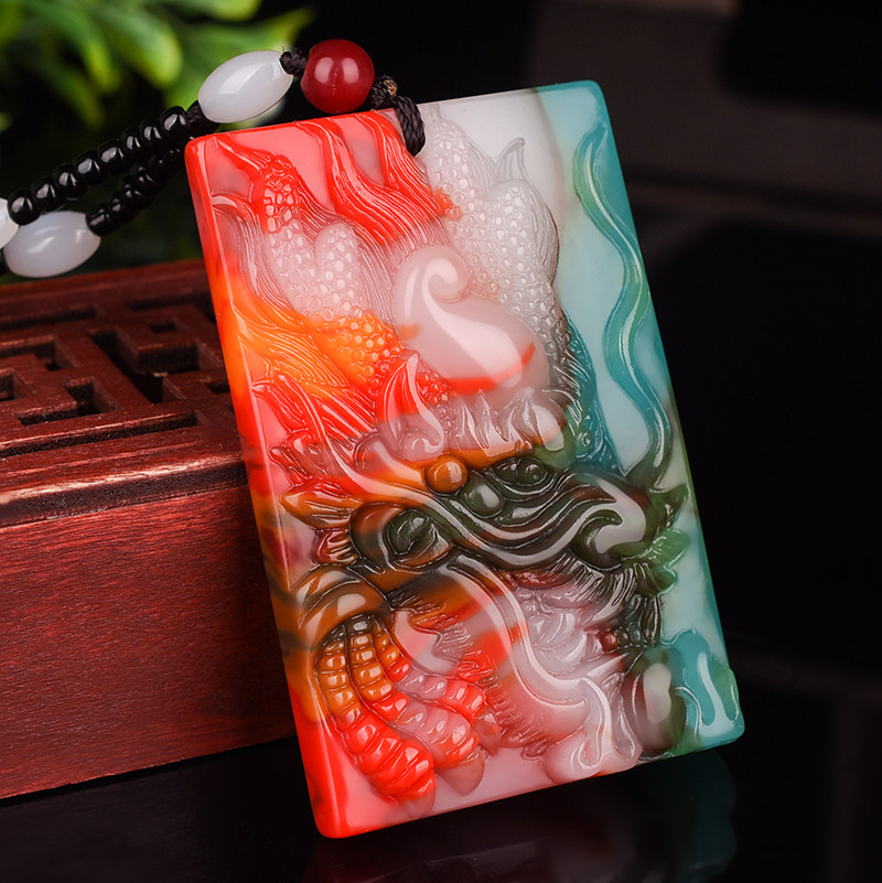 天然新疆和田玉生肖龙玉牌鸡血玉彩玉龙行天下平安牌挂件坠玉项链