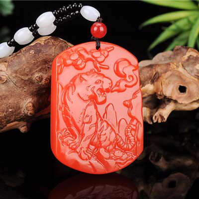 新疆和田玉老虎吊坠男女款鸡血红玉虎牌生肖虎挂件玉虎虎生威玉坠