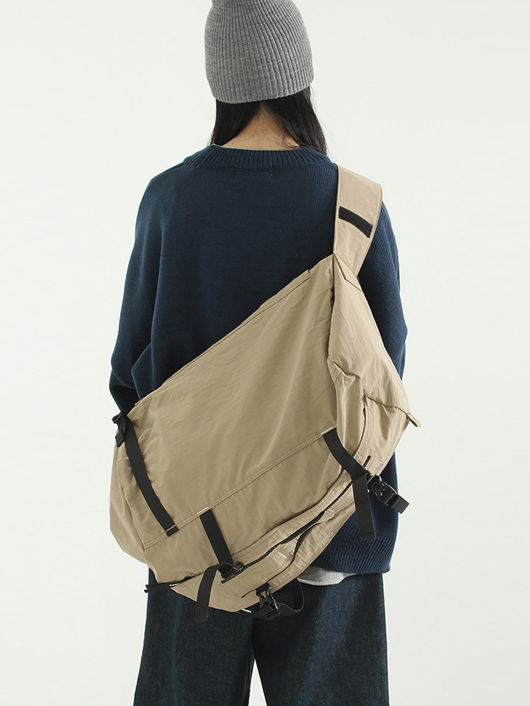 韩国代购 Nylon buckle messenger bag 邮差单肩斜挎包百搭运动女