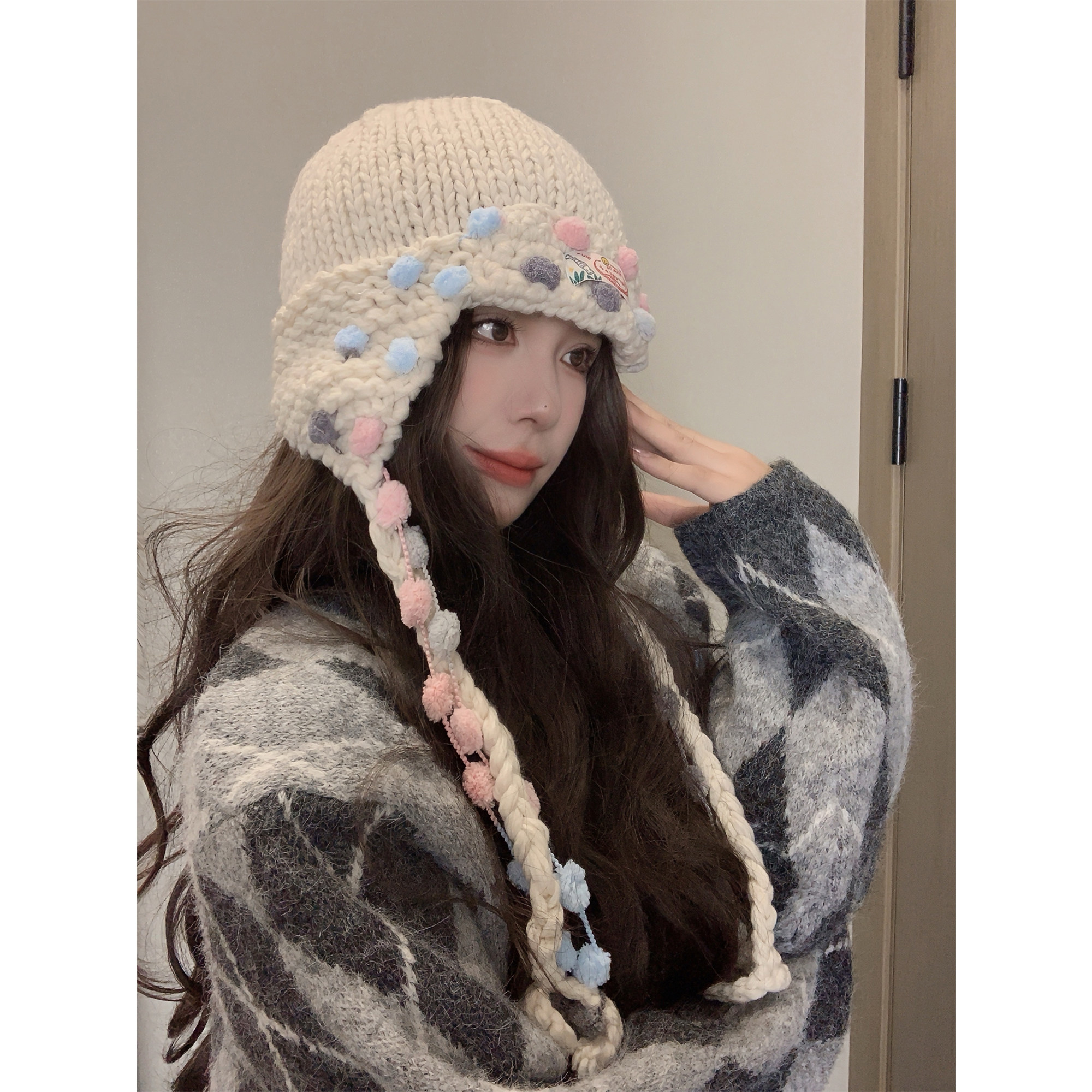 复古名族风彩色球球流苏护耳针织帽女冬季保暖显脸小毛线帽雷锋帽