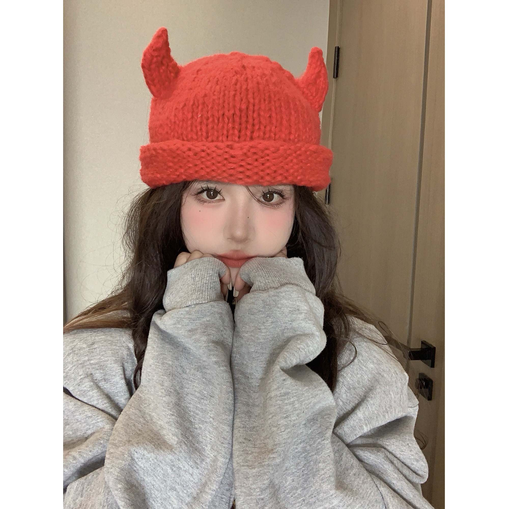 韩版搞怪可爱小牛角毛线帽子女显脸小套头针织帽秋冬季保暖护耳帽