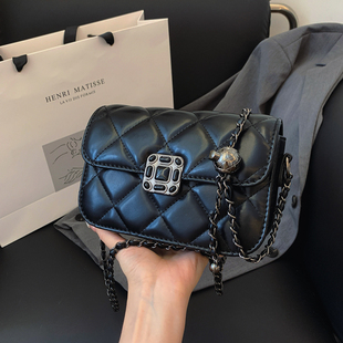 高级感小香风包包女2026新款菱格小方包黑色金球链条包斜挎小包包