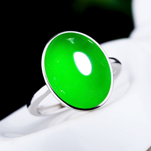 镶嵌蜜蜡翡翠9*9银戒指