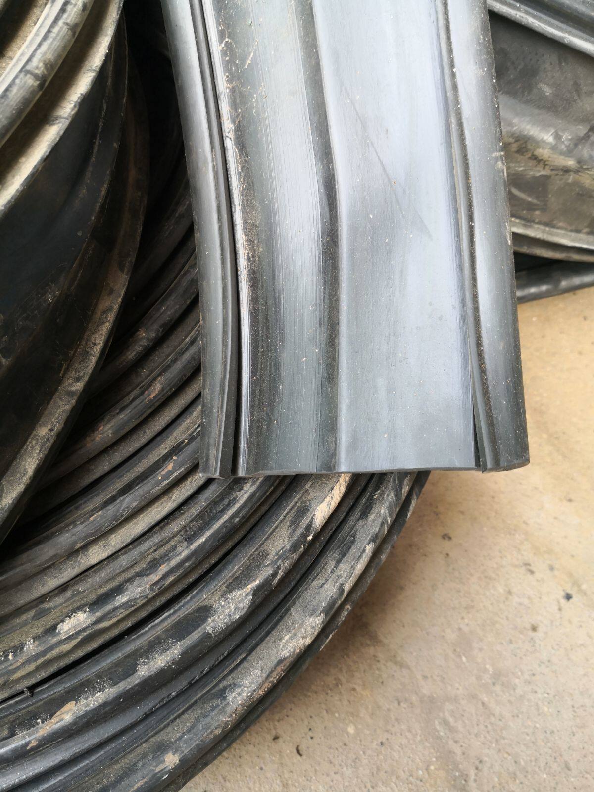 伸缩缝胶条 防尘胶条 防水胶条 橡胶条 止水带 桥梁伸缩缝胶条