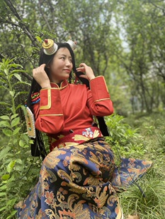 优惠款素净新款精工女式红色生活装女式藏服衬衫搭配藏袍