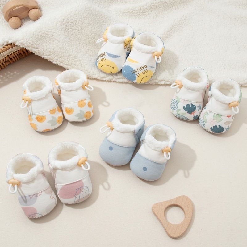 婴儿秋冬季棉鞋男女宝宝加绒软底步前鞋套0-1岁防掉加厚保暖舒适