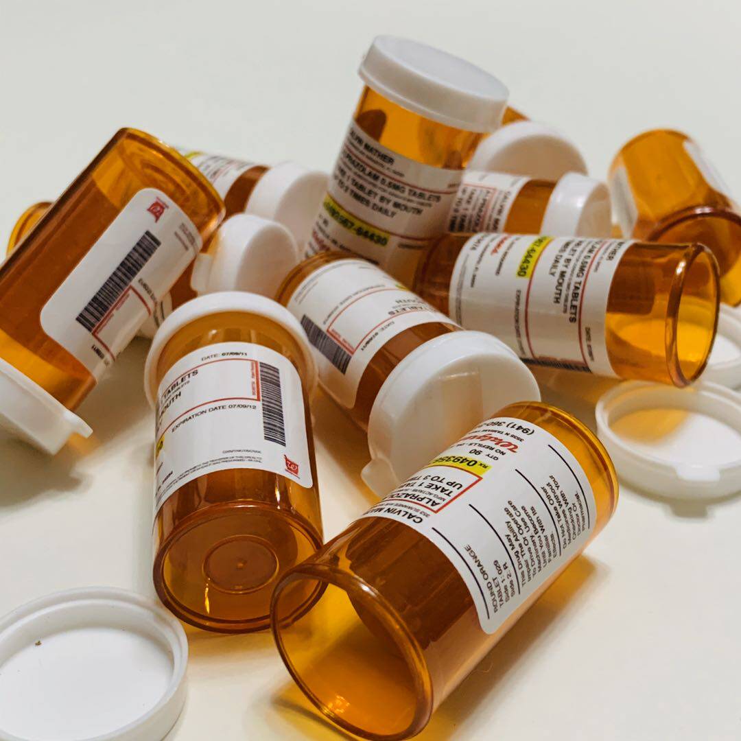 创意迷你药瓶经典便携橙色小药罐电影周边安全分装瓶个性桌面摆件