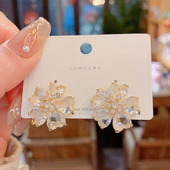 清新透明锆石爱心花瓣耳钉女韩版 气质甜美小众银针耳环高级感耳饰