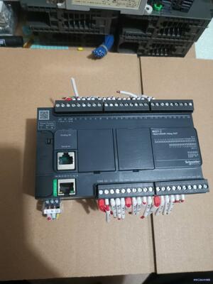 TM221CE40R施耐德主机，原装正品拆机95成新实物拍摄议价商品
