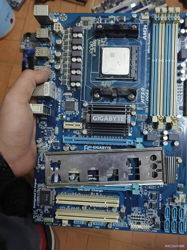 升级换下技嘉M5A97 LE R2.0+FX6200  一起议价商品