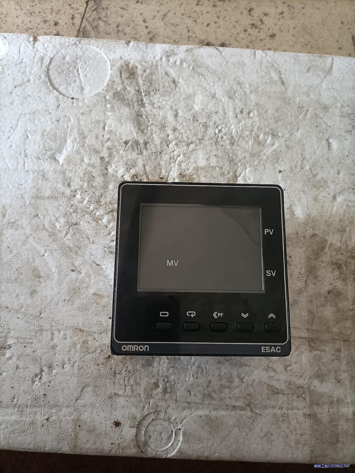 欧姆龙E5AC一QX3ASM一800一个,二手物品成色如图功议价商品