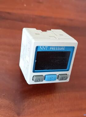 数显压力表，型号NzsE30A-01-A，成色新，功能正常，议价商品