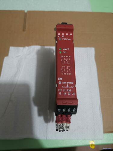 440R-EM4R2原装正品AB继电器，拆机95成新，实物拍议价商品