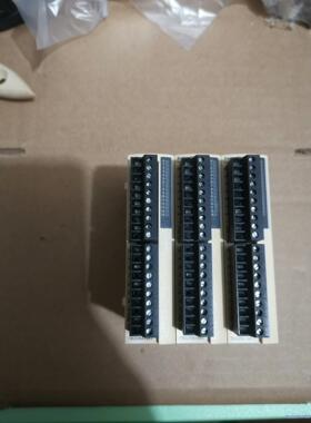 TM2DRA16RT施耐德模块，拆机8成新外壳发黄了，实物图议价商品