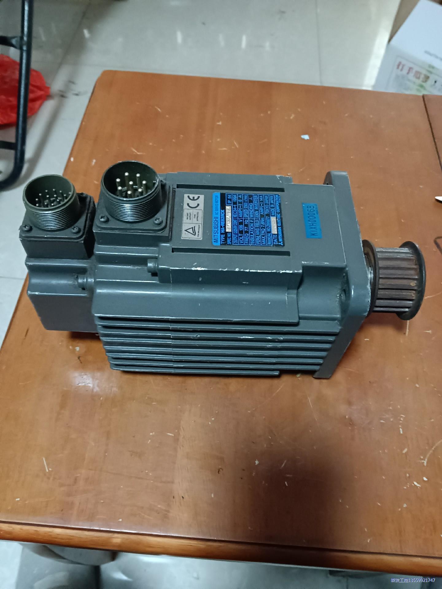 三菱伺服电机 HA-RE82RCK实物拍摄，功能正常，成色如议价商品