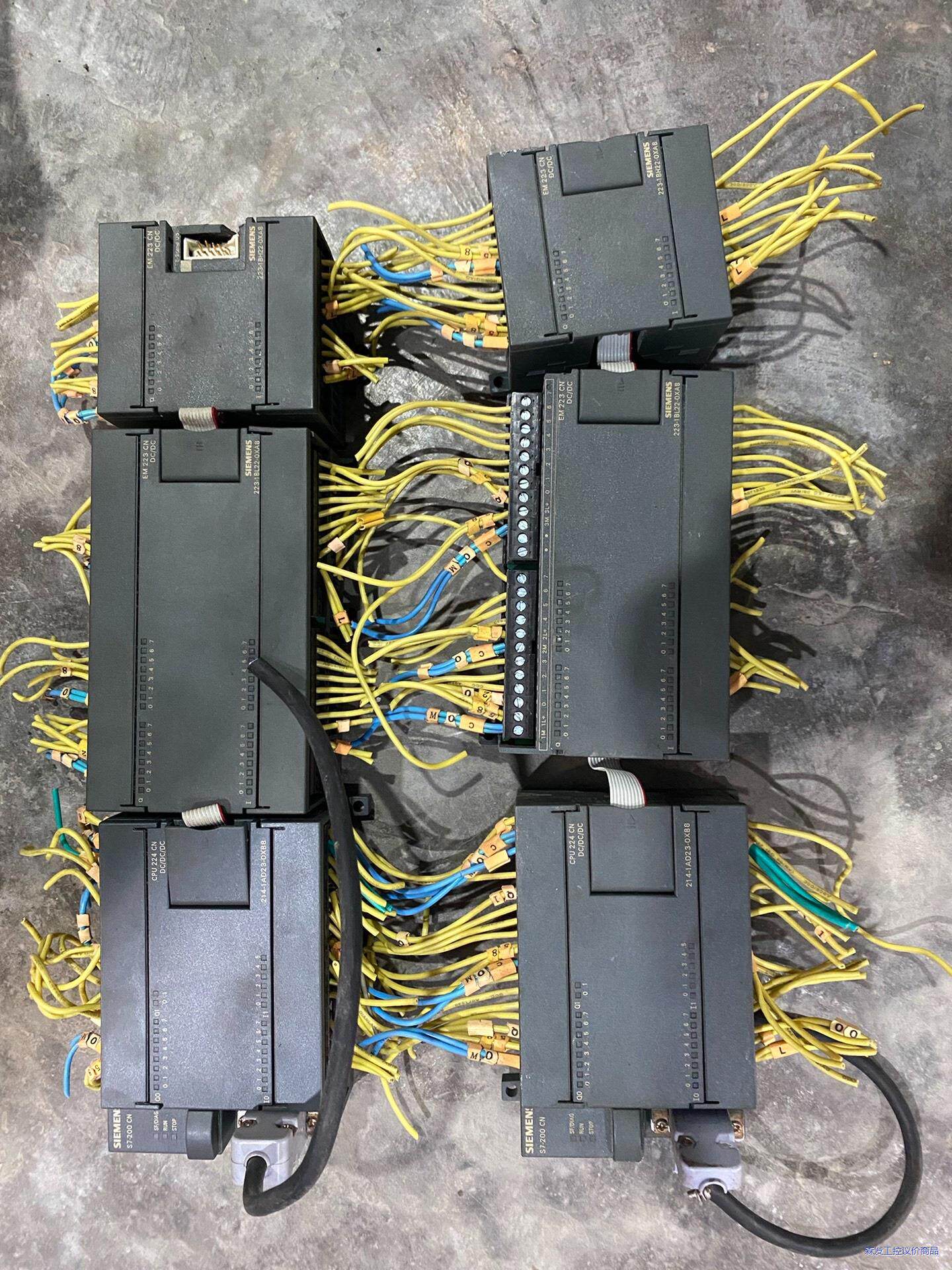 西门子PLC：S7-200CN。带模块组。有条最小模块组那里议价商品