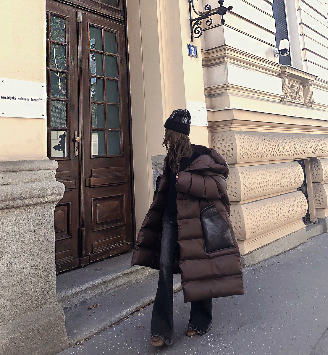 高克重长款皮毛兜鹅绒服