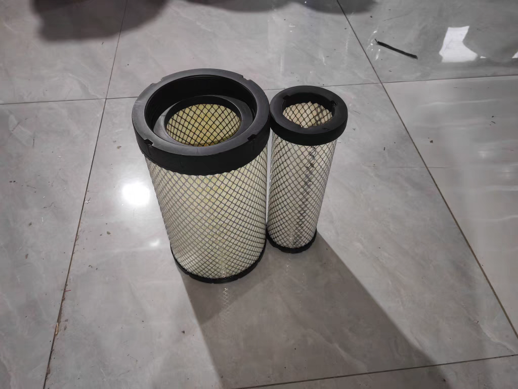 K2034PU空气滤芯/2035PU凹口东风柳汽乘龙L3滤芯东风乘龙l3空滤