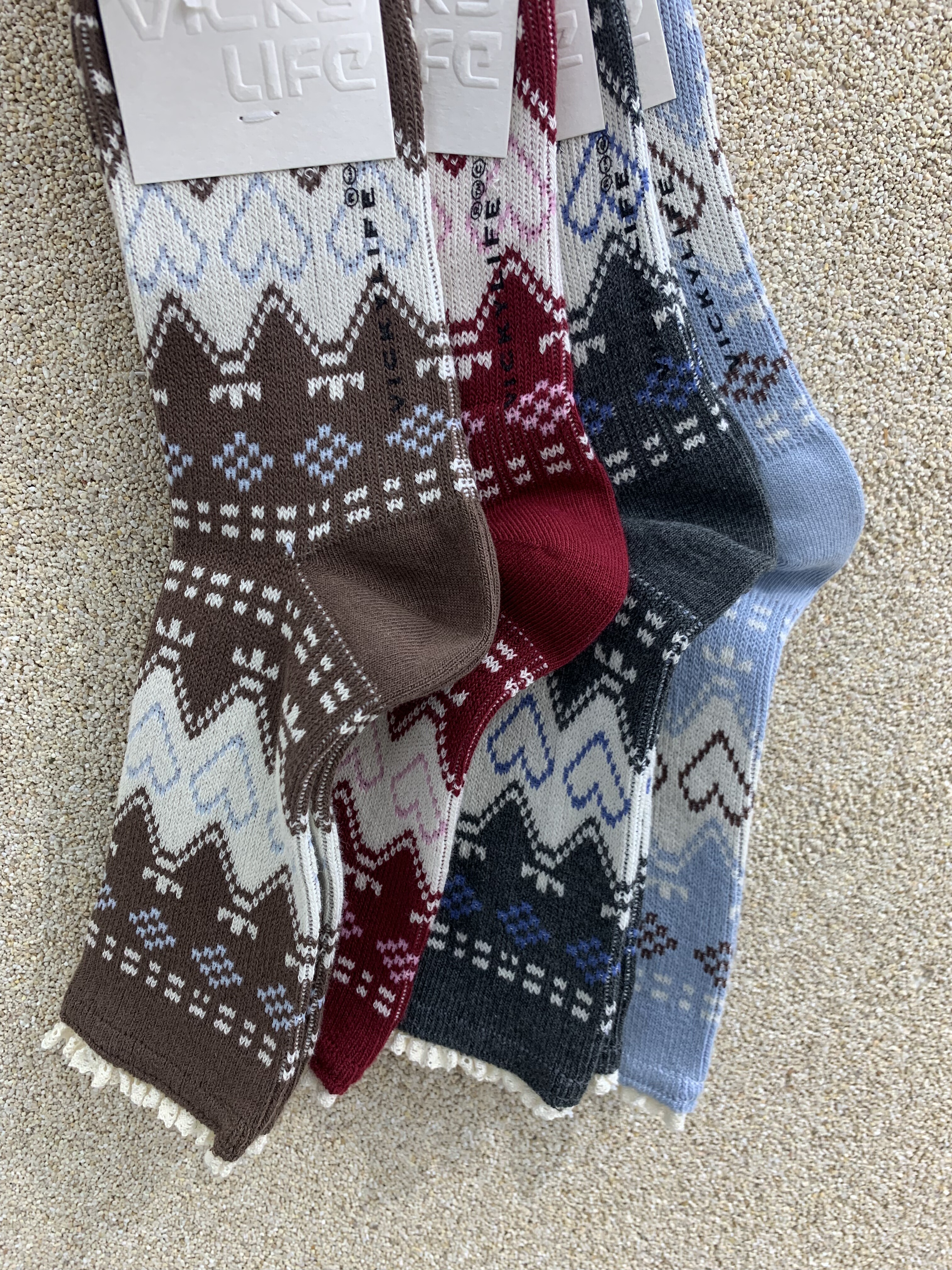 be韩系新款费尔岛系列袜子女中筒袜秋冬加厚保暖棉袜