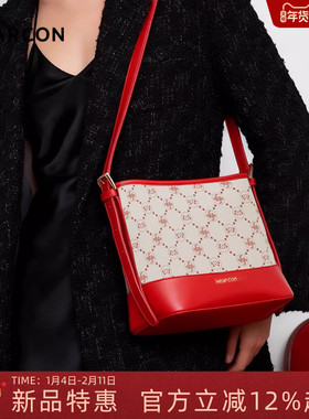意尔康2026新款女包老花水桶包时尚单肩斜挎包红色新娘包新年礼物