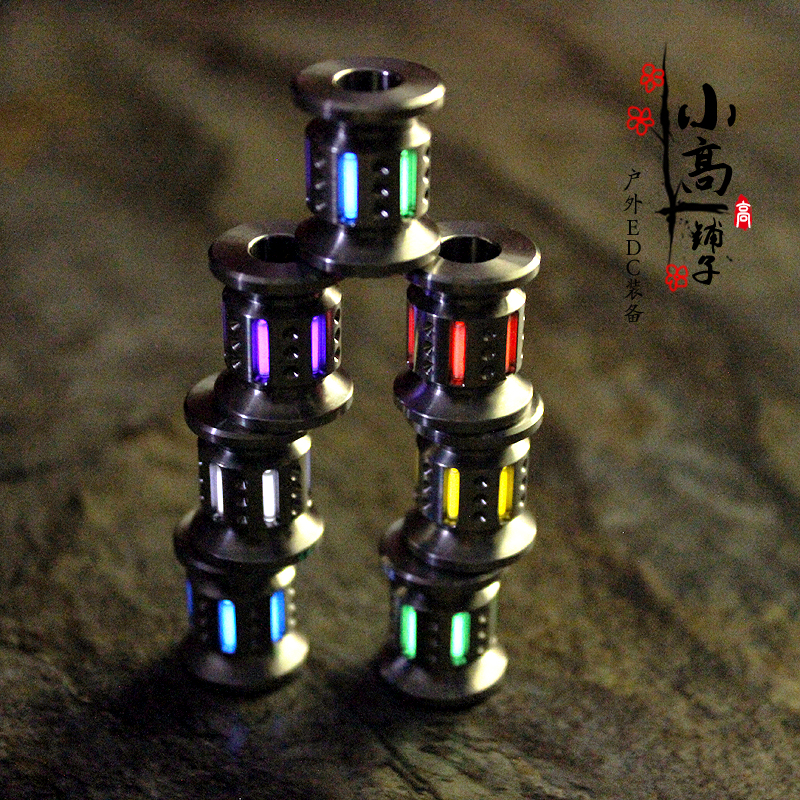 edc伞绳夜光刀坠钛合金吊坠饰品