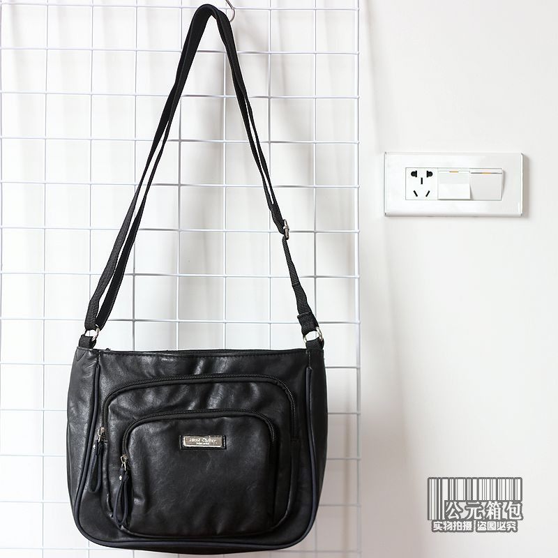 出口库存很实用多口袋女包轻便单肩斜跨包经典百搭柔软PU皮小包包