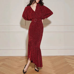 法式高级感复古红色连衣裙秋冬V领长袖气质收腰长裙敬酒服订婚裙