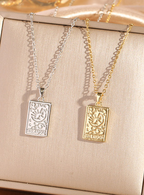 跨境热销复古图案钛钢项链太阳月亮星星塔罗牌吊坠方牌时尚锁骨链