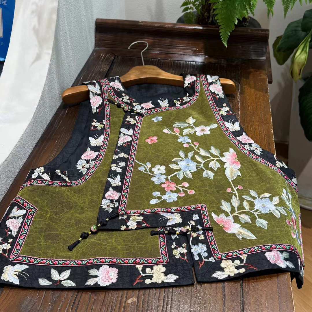 新中式桑蚕丝刺绣斜襟马甲