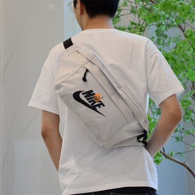 Nike/耐克男款运动休闲胸包