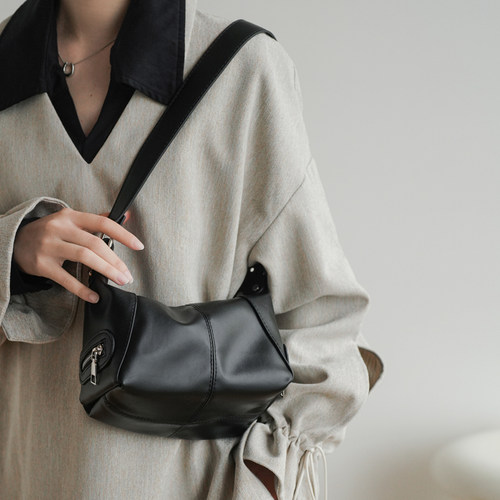 小众设计复古个性通勤腋下包