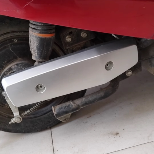 平叉护板 牛外壳挡板通用金箭老百姓赛鸽N95电动车后泥板侧板