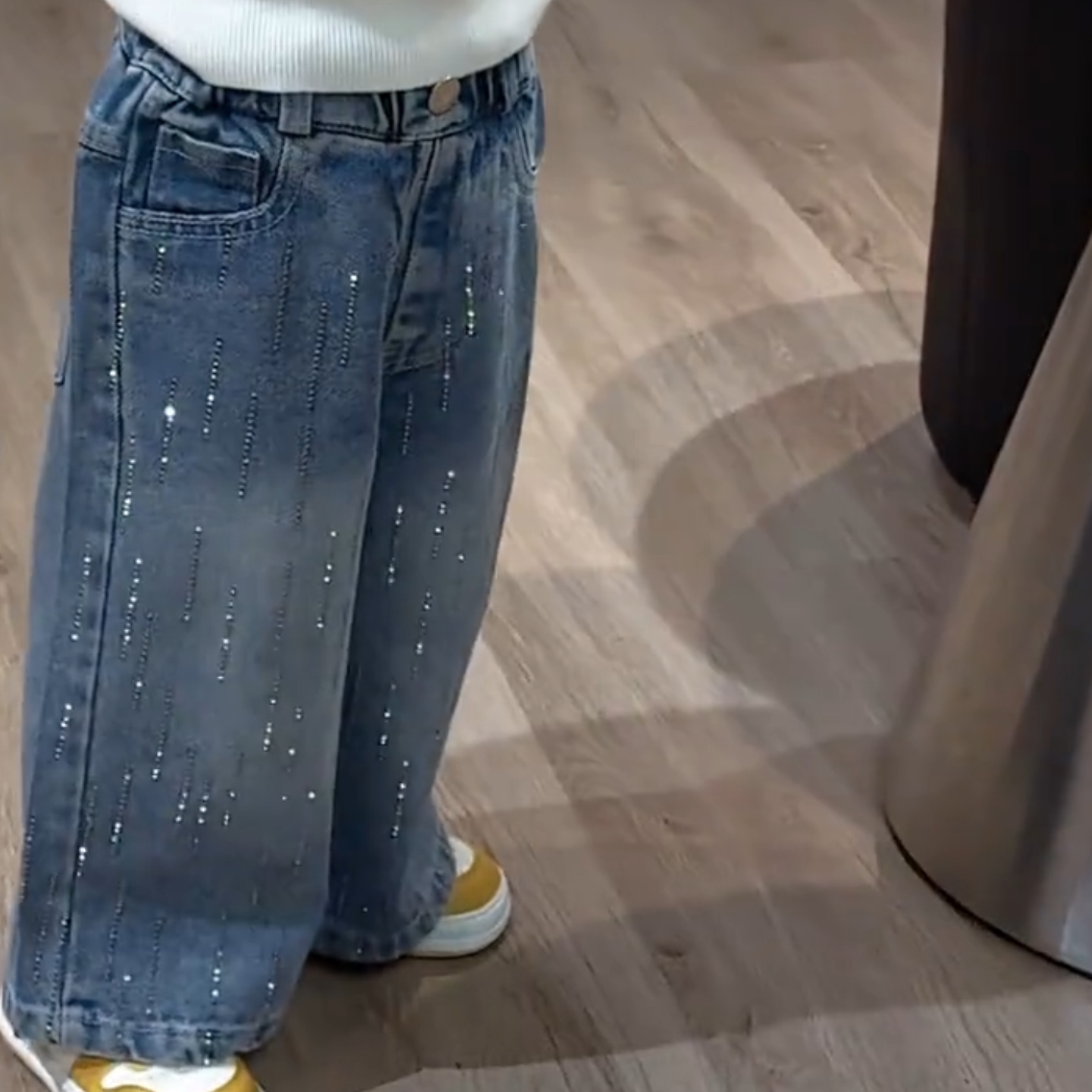 儿童裤子2026春秋新款女童百搭宽松烫钻休闲直筒裤男童洋气牛仔裤