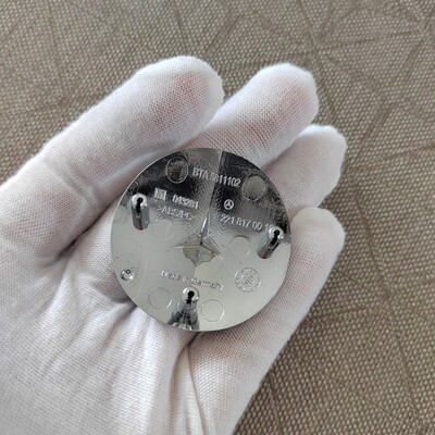 奔驰W221机盖中网小标