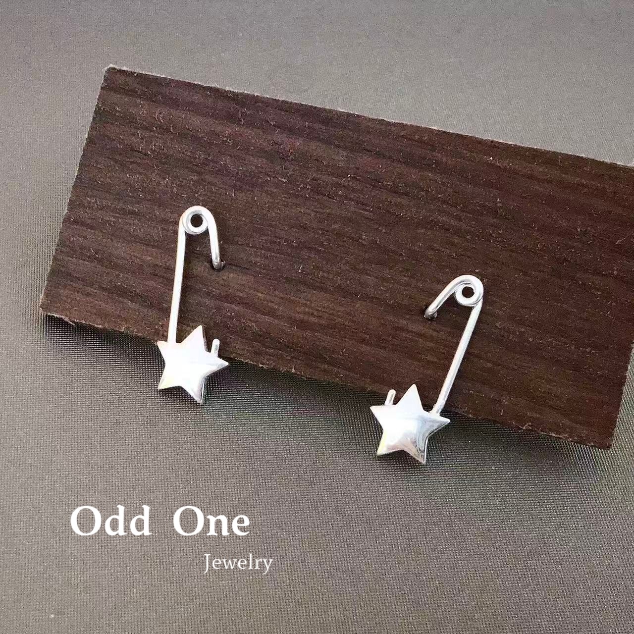 Odd One 925银个性设计星星别针耳钉耳饰
