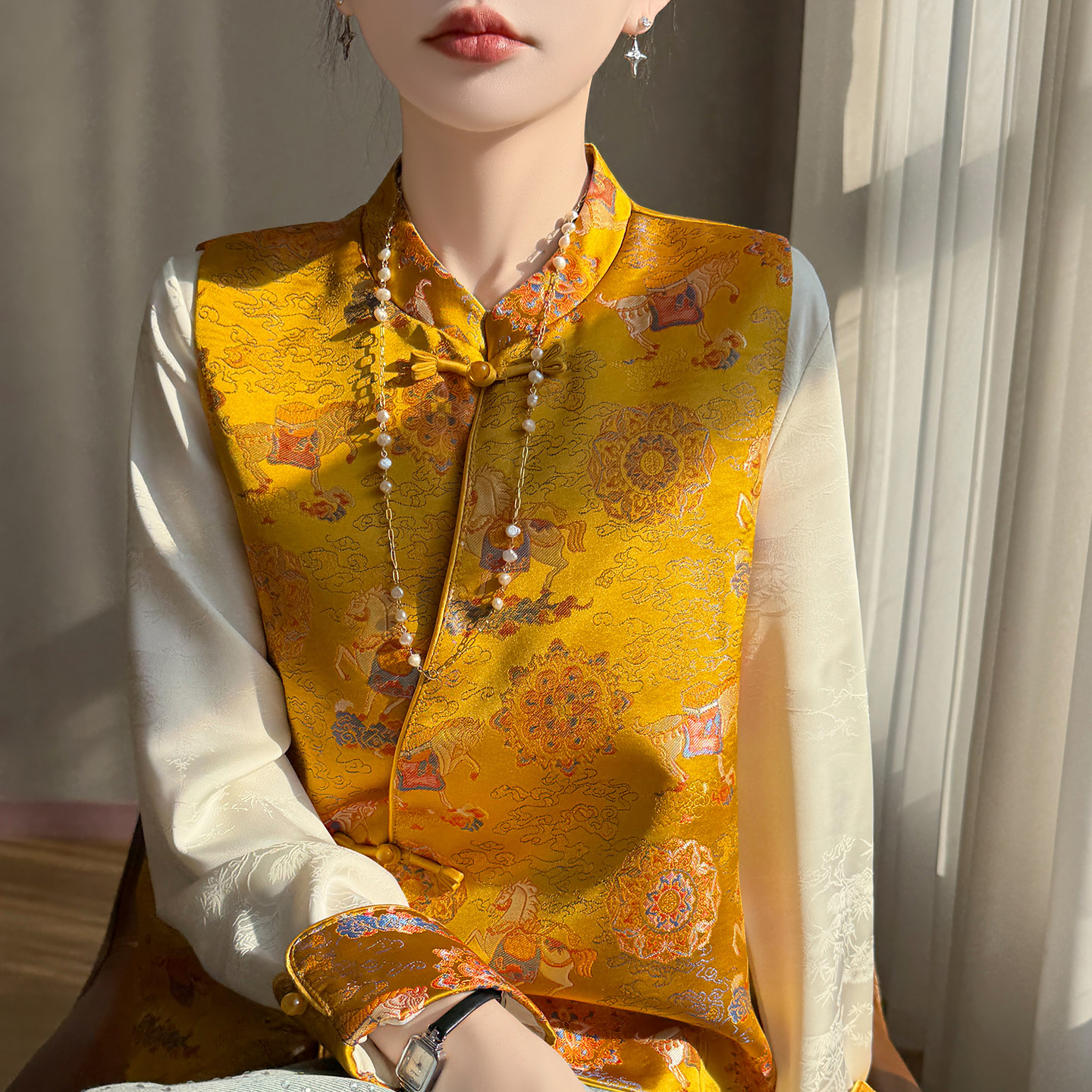 新中式国风缎面真丝马甲开衫女立领盘扣小马刺绣背心宽松叠穿坎肩,女装/女士精品,真丝上装,淘宝优惠券,粉丝福利购,淘宝优惠卷