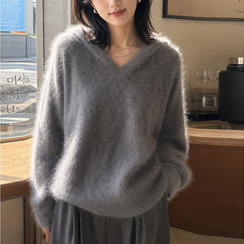慵懒风连帽纯羊毛女V领宽松毛衣
